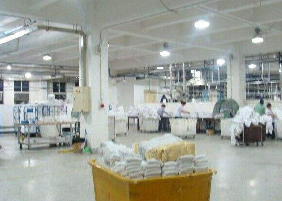 請把洗衣粉放在通風處，拒絕雨水